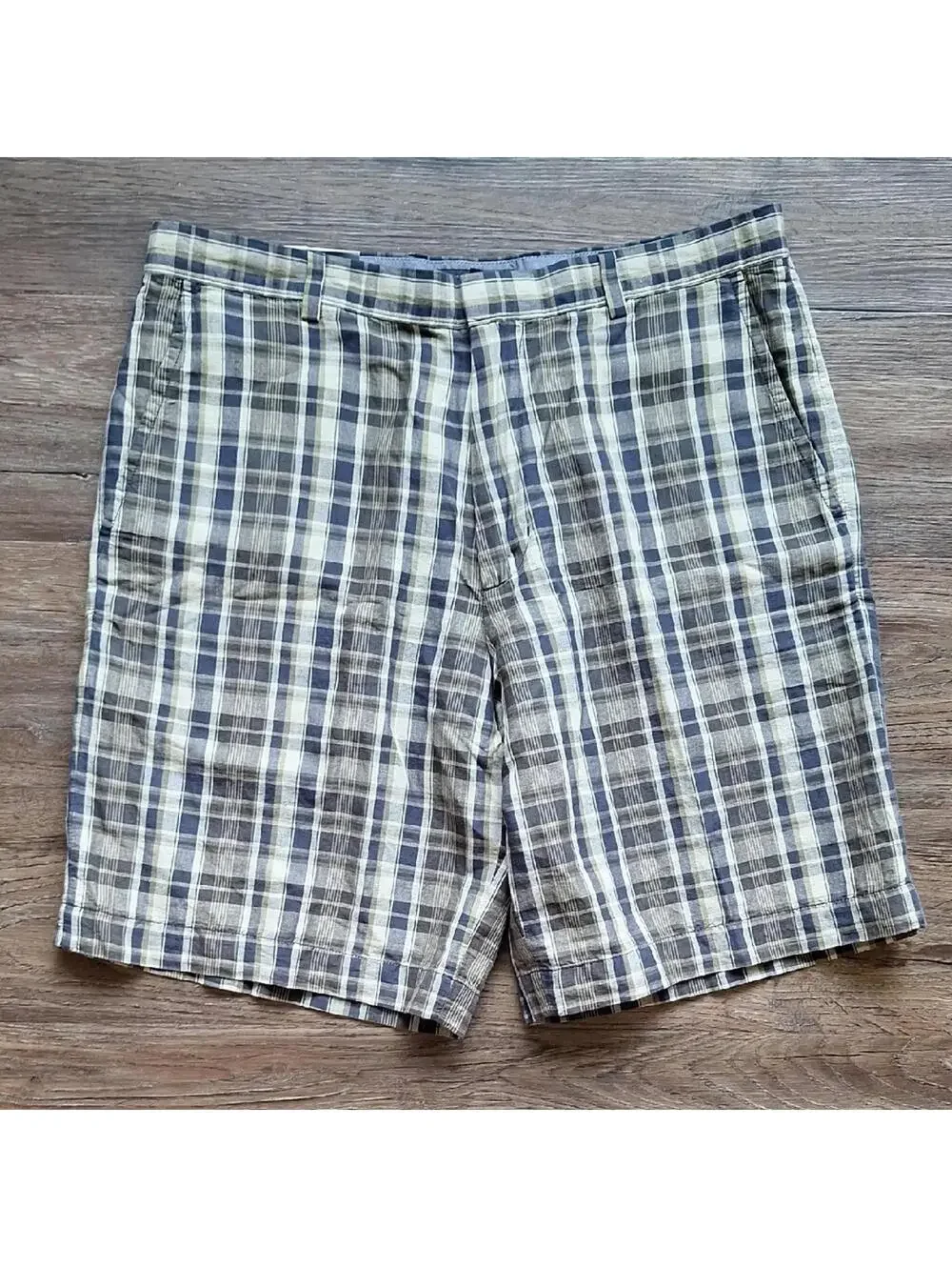 Nwt Banana Republic Plaid Short Size 36